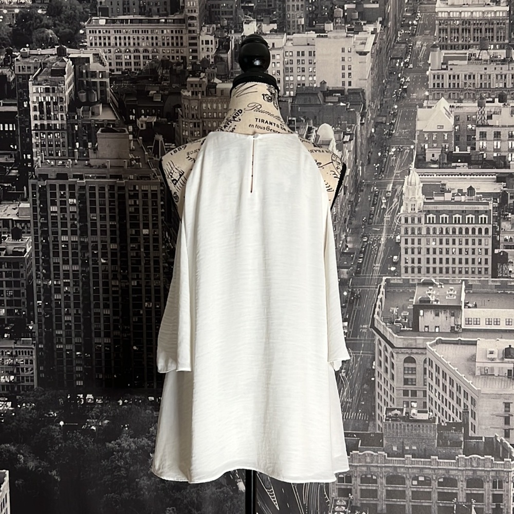Ellen Tracy Cold Shoulder Blouse - Picture 4 of 14